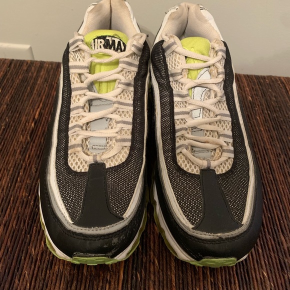 Nike Air Max - Picture 2 of 7